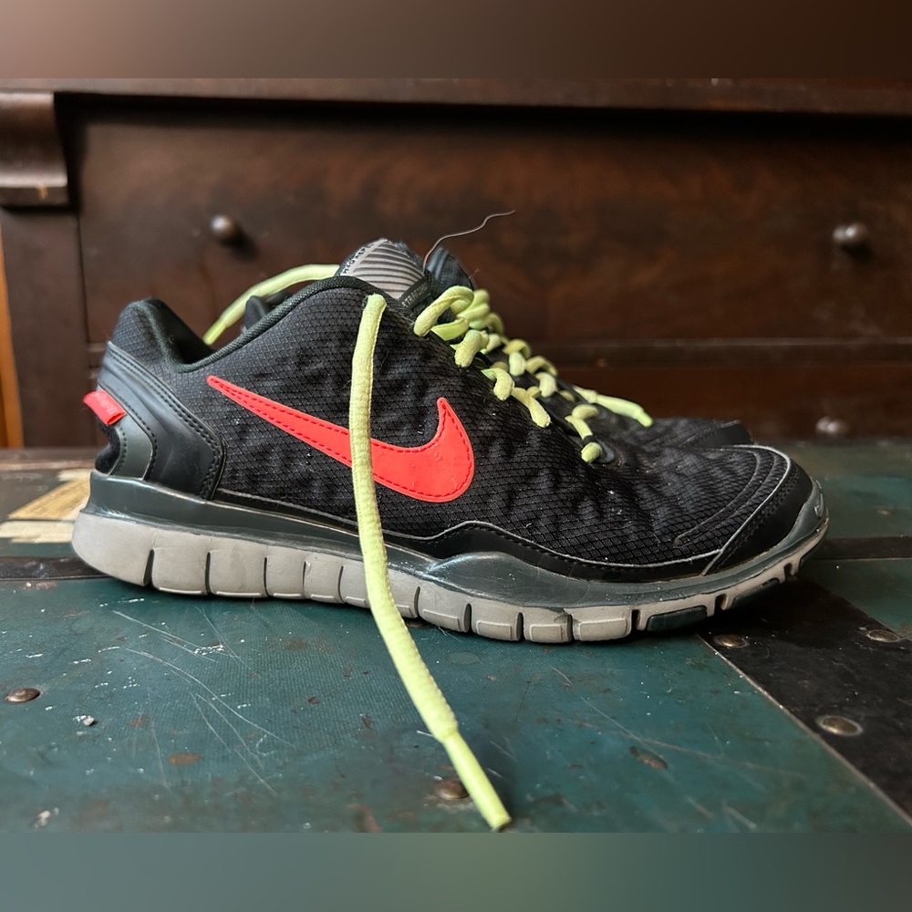 Nike running shoes training shield pack size 8.5